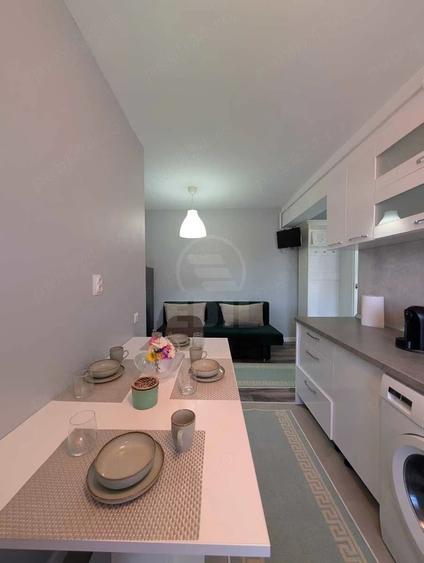 Apartament cu 3 camere semidecomandat în Florești