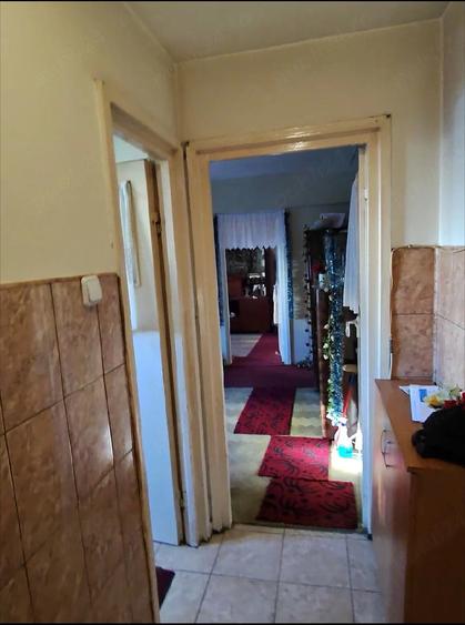 Apartament cu 3 camere semidecomandat în Central