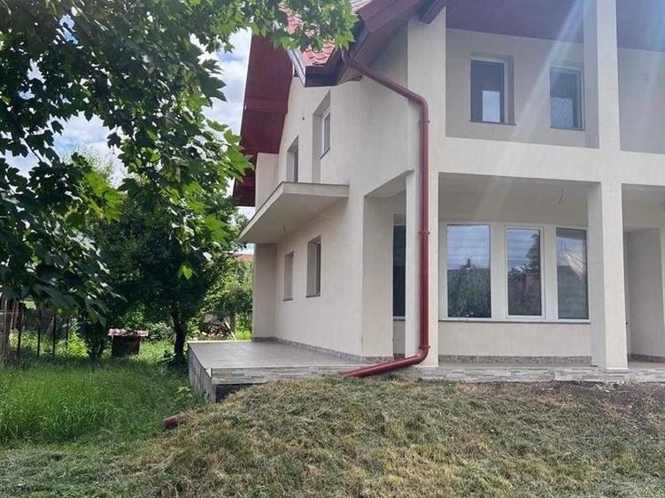 Casă individuală cu 3 camere cu Teren 2200 Mp în Șcheia