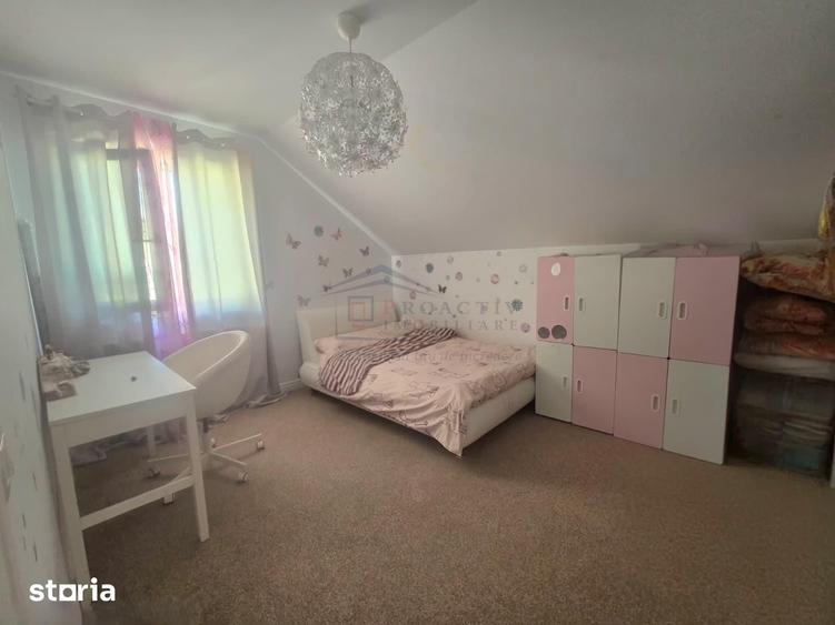 Casă cu 5 camere decomandat cu Teren 286 Mp în Moara