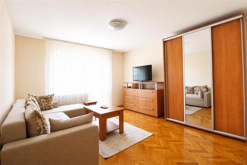 Apartament cu 3 camere decomandat în Grigorescu