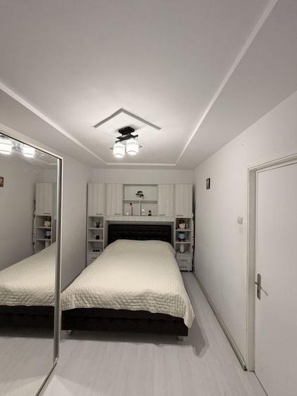 Apartament cu 3 camere semidecomandat în Valea Rosie