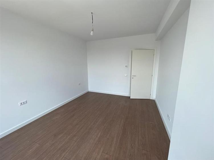 Apartament cu 3 camere decomandat în Rahova