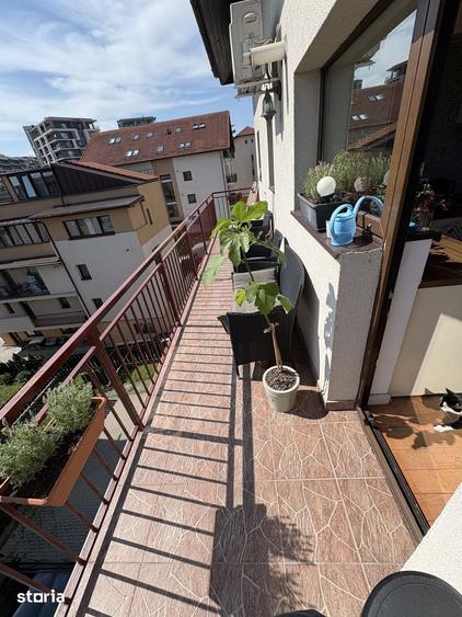 Apartament cu 3 camere în Bună Ziua