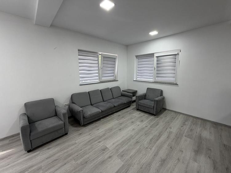 Casă cu 4 camere cu Teren 100 Mp în Central