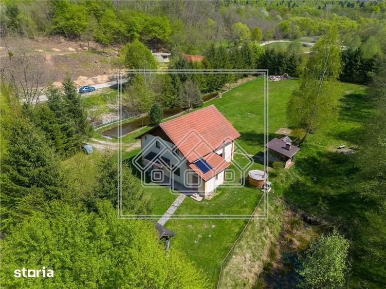 Casă cu 5 camere cu Teren 3400 Mp în Porumbacu de Jos