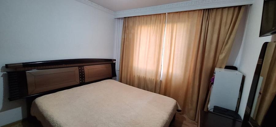 Apartament cu 4 camere semidecomandat în Dristor