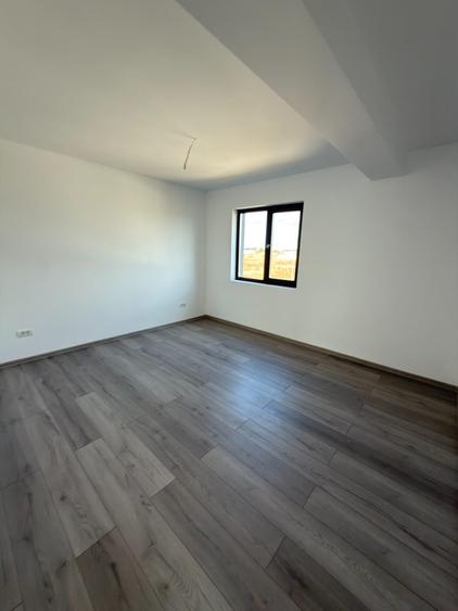 Casă individuală cu 4 camere cu Teren 359 Mp în Berceni