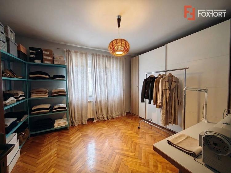 Apartament cu 3 camere decomandat, mobilat în Girocului