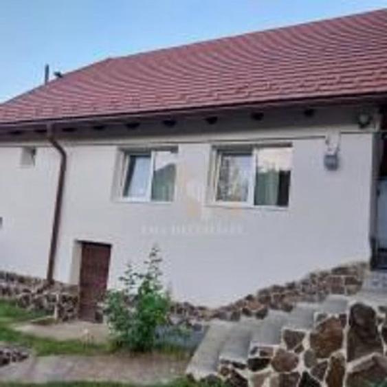 Casă cu 2 camere cu Teren 317 Mp în Schei