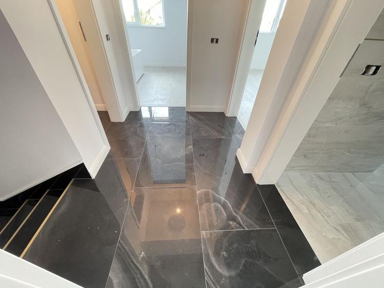 Duplex cu 5 camere cu Canalizare în Dumbrăvița