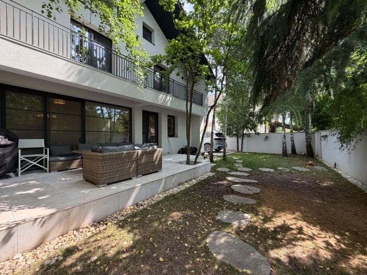 Duplex cu 5 camere cu Canalizare în Iancu Nicolae
