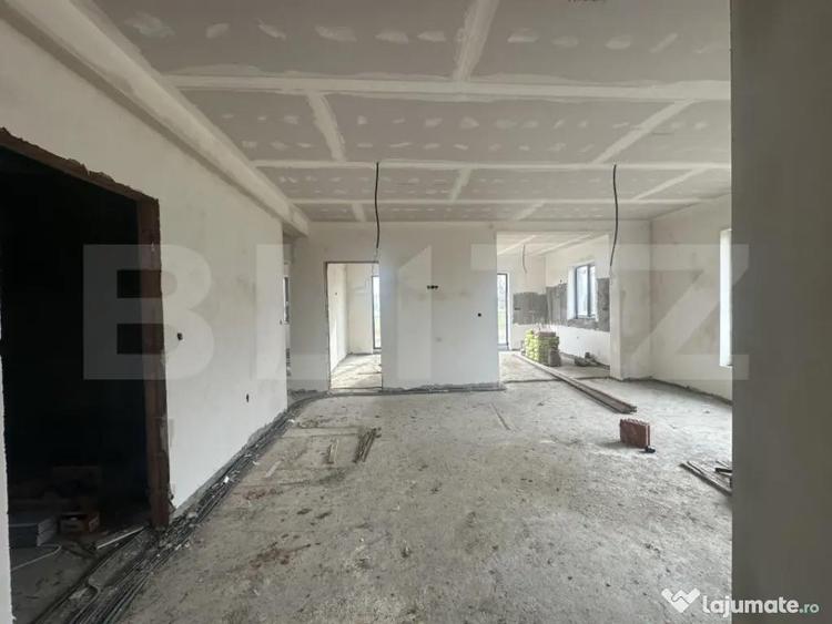 Casă cu 4 camere cu Teren 520 Mp în Păulești