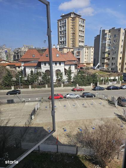 Apartament cu 5 camere, mobilat în Unirii