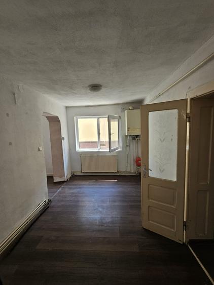 Casă individuală cu 4 camere cu Teren 770 Mp în Micești