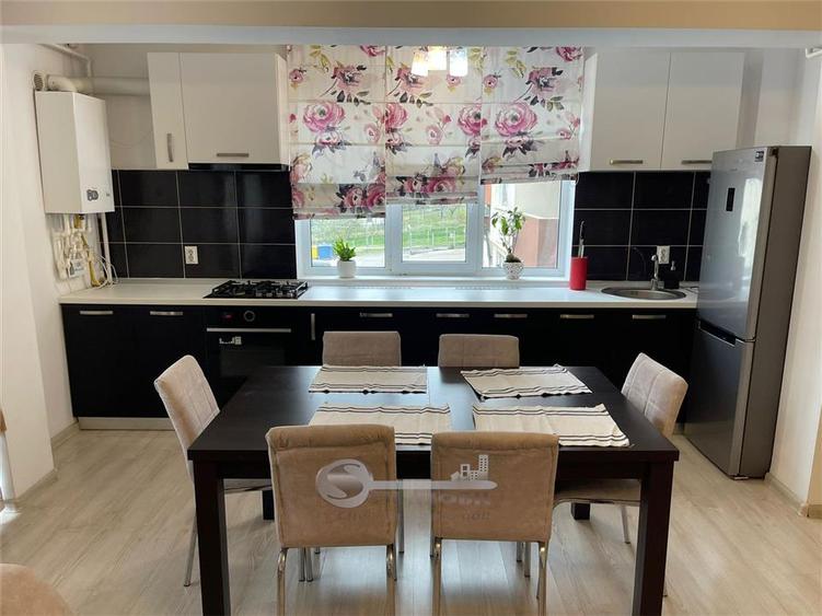 Apartament cu 3 camere semidecomandat în Valea Lupului