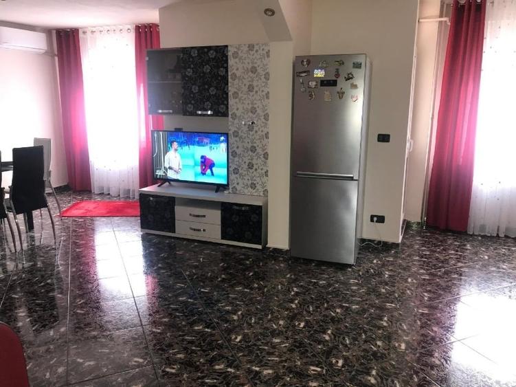 Apartament cu 3 camere decomandat, mobilat în 1 Mai