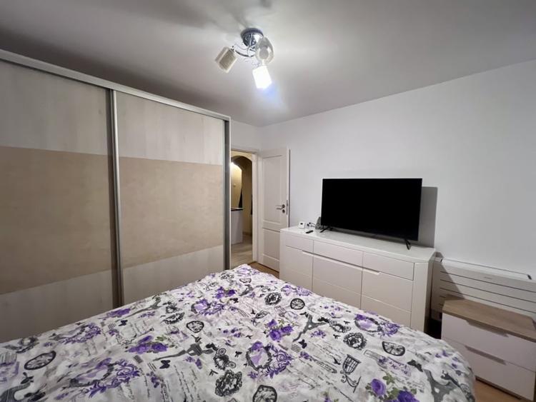 Apartament cu 3 camere decomandat, mobilat în Lipovei