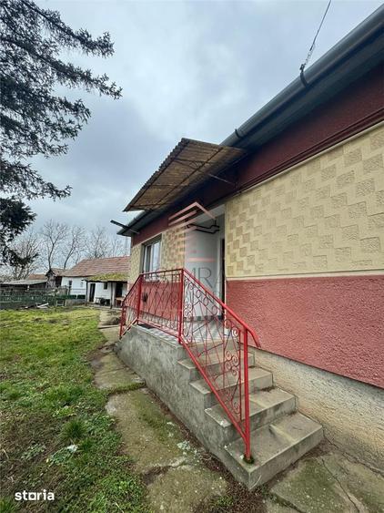 Casă cu 4 camere cu Teren 2000 Mp în Vest