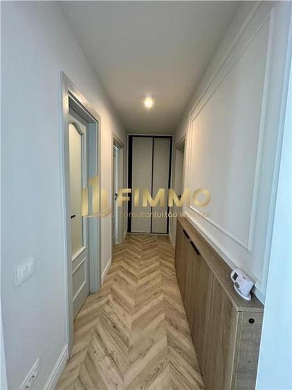 Apartament cu 3 camere semidecomandat în Policlinica