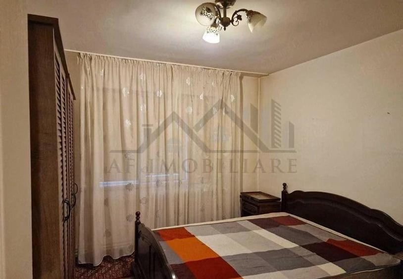 Apartament cu 3 camere decomandat în Filiași