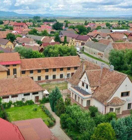 Casă individuală cu 5 camere cu Canalizare în Hălchiu