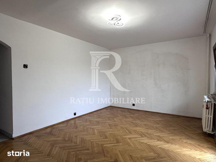 Apartament cu 3 camere decomandat în Cantemir