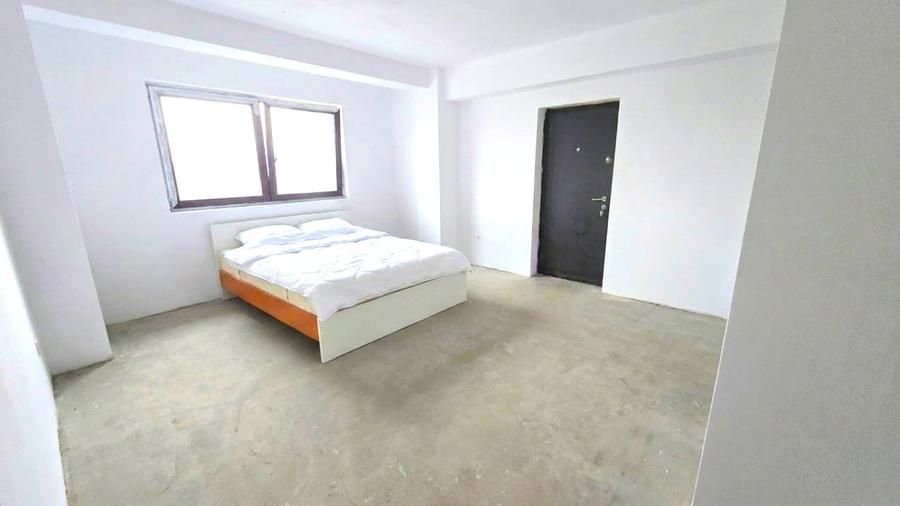 Apartament cu 3 camere decomandat în Cetate