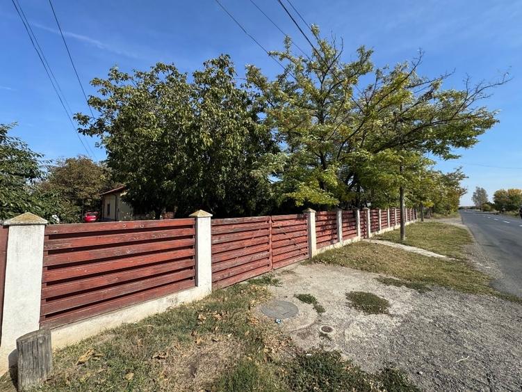 Casă individuală cu 5 camere cu Canalizare în Central