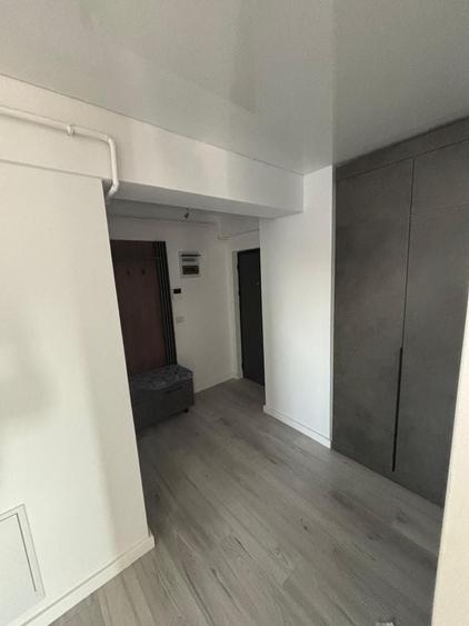 Garsonieră decomandată în Valea Adâncă