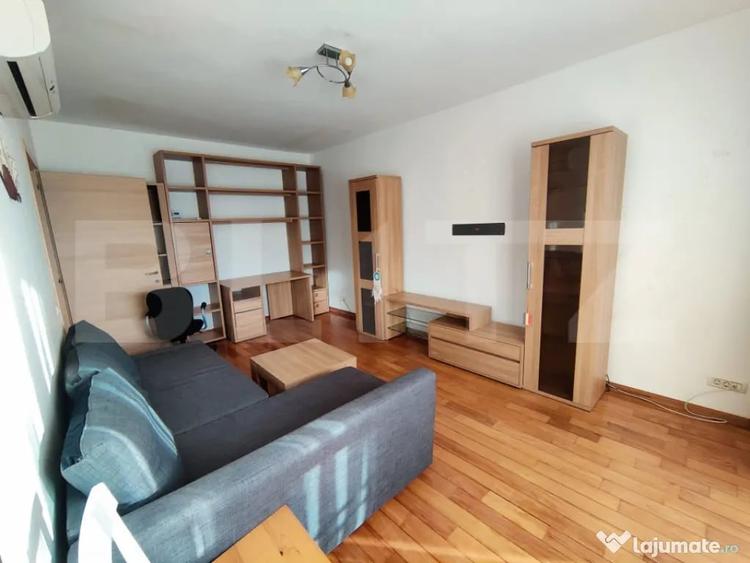 Apartament cu 3 camere decomandat în Aradului