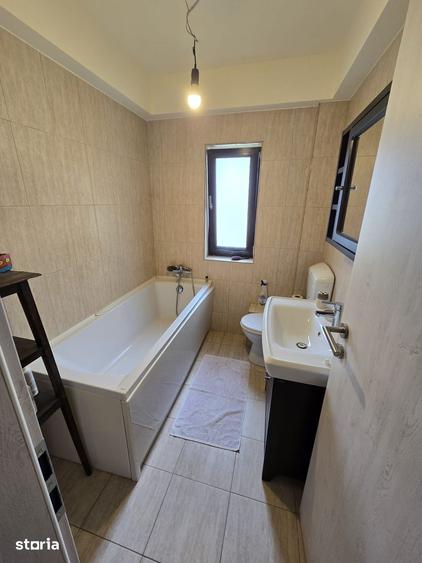 Casă cu 4 camere cu Teren 500 Mp în Berceni