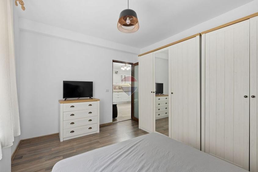 Apartament cu 3 camere decomandat, mobilat în Aurel Vlaicu