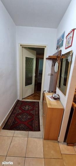 Apartament cu 2 camere semidecomandat în Girocului