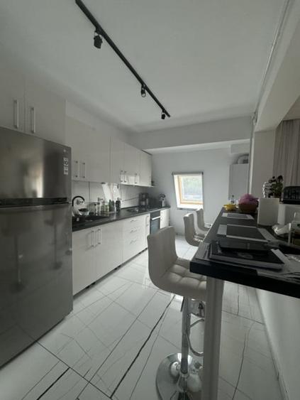 Apartament cu 3 camere decomandat, mobilat în Florești — fotografia 3