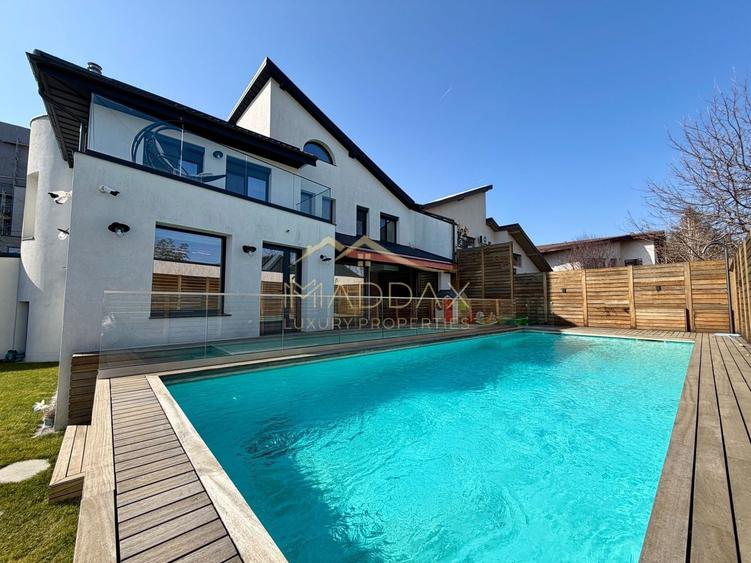Duplex cu 6 camere cu Piscina în Iancu Nicolae