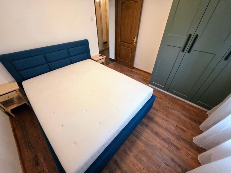 Apartament cu 3 camere semidecomandat, mobilat în Băneasa