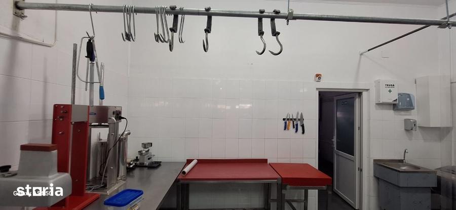 Spațiu comercial, de 86 mp, în Domnești