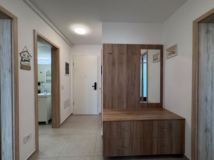 Apartament cu 2 camere decomandat, mobilat în Tractorul
