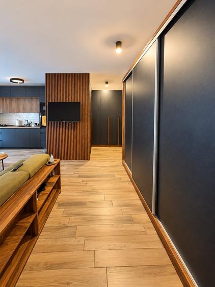 Apartament cu 2 camere semidecomandat în Ghiroda