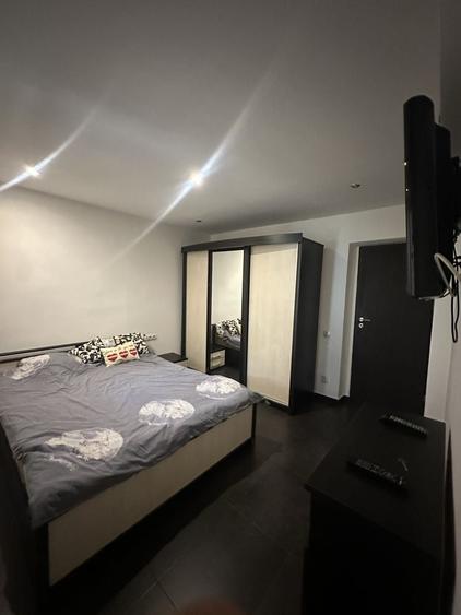 Apartament cu 3 camere decomandat în Exterior Vest