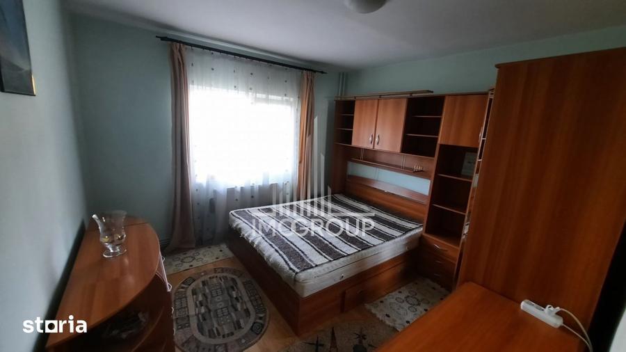 Apartament cu 3 camere, mobilat în Între Lacuri