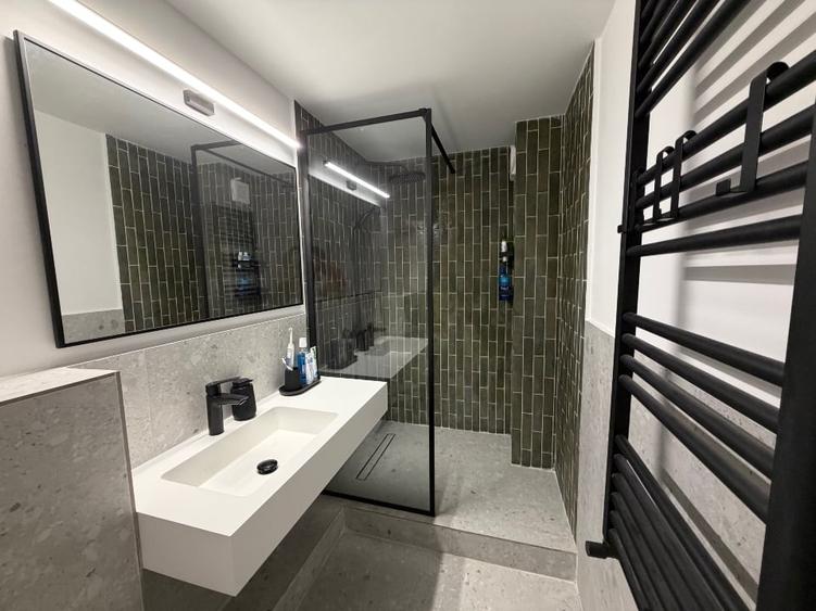 Apartament cu 2 camere decomandat, mobilat în Eroii Revoluției