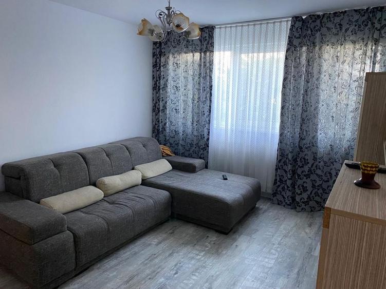 Apartament cu 2 camere decomandat în Eroii Revoluției