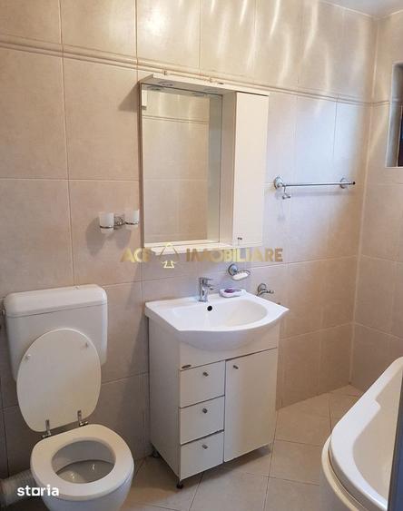 Apartament cu 4 camere, mobilat în Regie