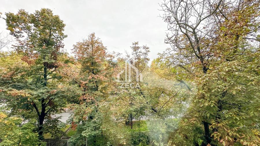 Apartament cu 3 camere semidecomandat, mobilat în Drumul Taberei