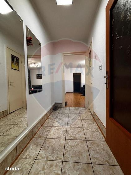Apartament cu 2 camere, mobilat în Central