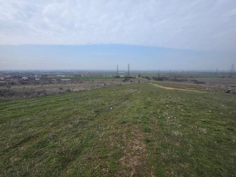 Teren Construcții intravilan de 3000 mp, în Nord