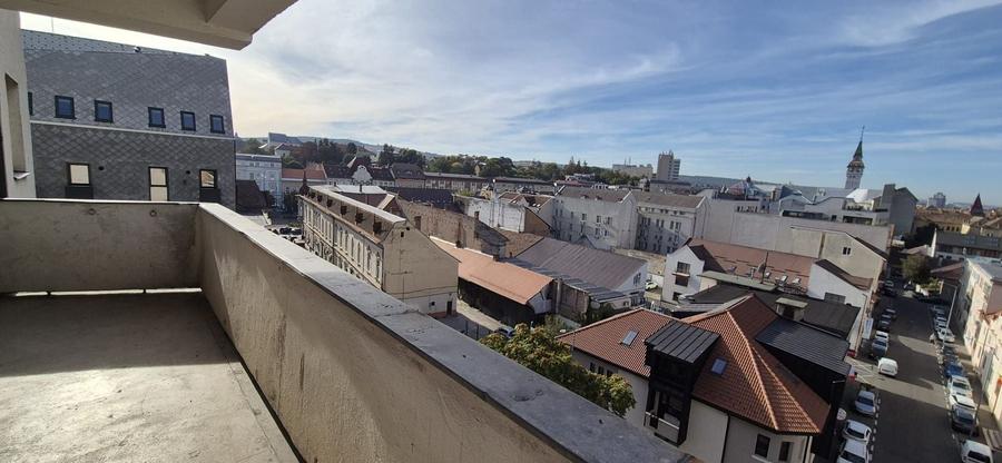 Apartament cu 4 camere decomandat în Ultracentral