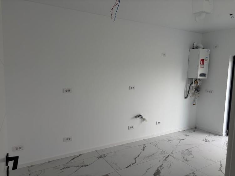 Casă individuală cu 3 camere cu Teren 300 Mp în Central
